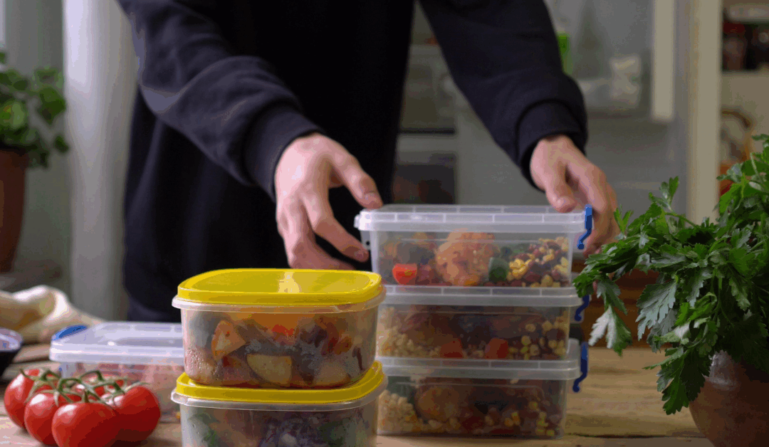 Reduce Food Waste in Winter: Freeze Leftovers & Cook in Bulk Sustainably